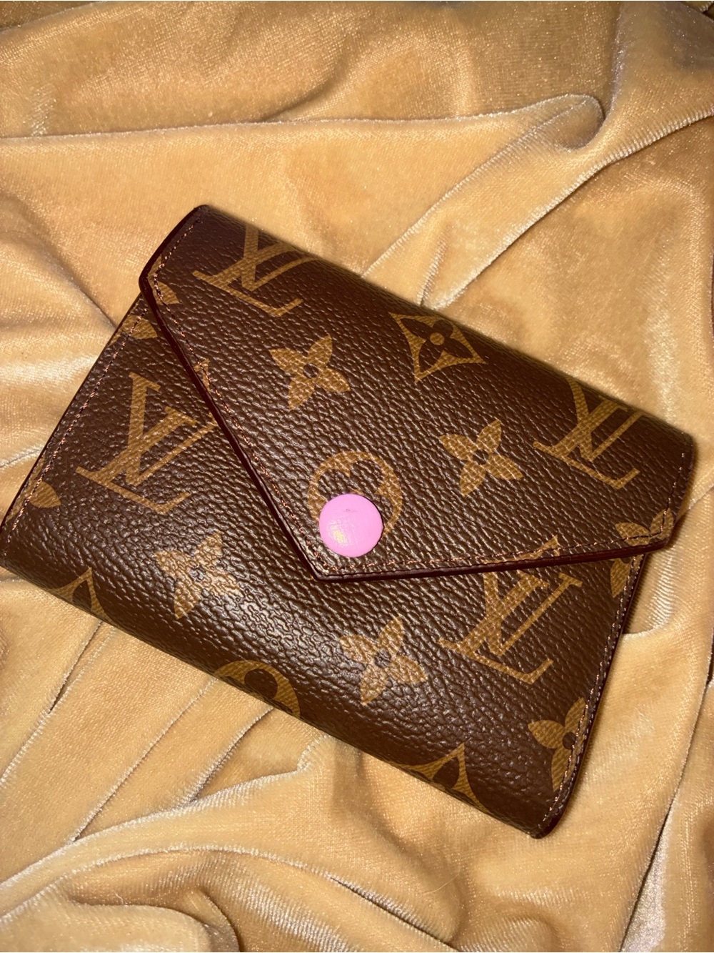 Louis Vuitton Brown Monogram Envelope Wallet with Pink Snap and interior - Picture 2 of 6